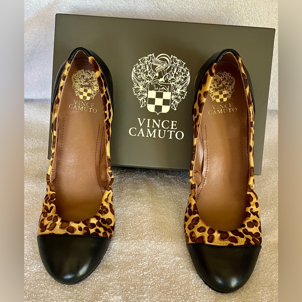 New Vince Camuto size 10, black flat